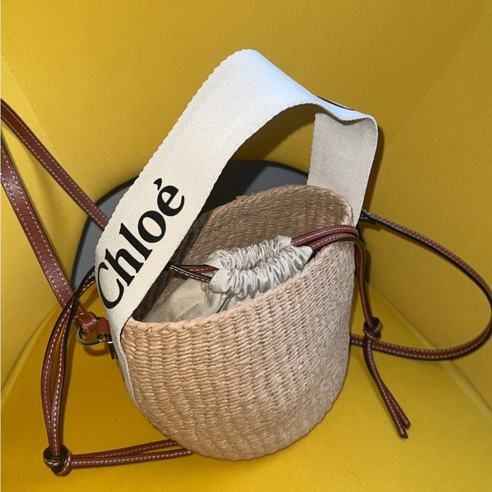 SMALL WOODY TOTE BAG IN NATURAL FIBERS